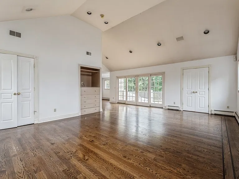 166 Churchill Rd — Photo 28