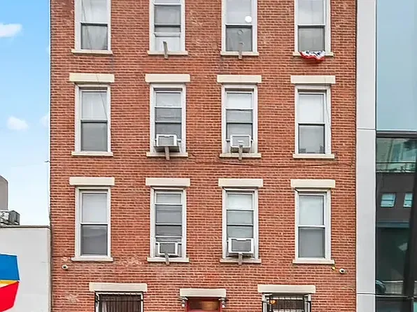 151 Berry Street image 1 of 8
