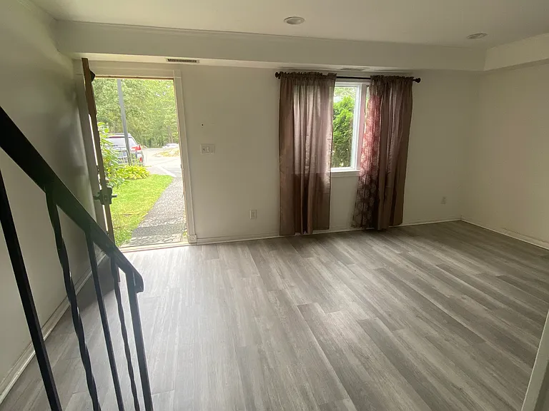 230 Hill Rise — Photo 32