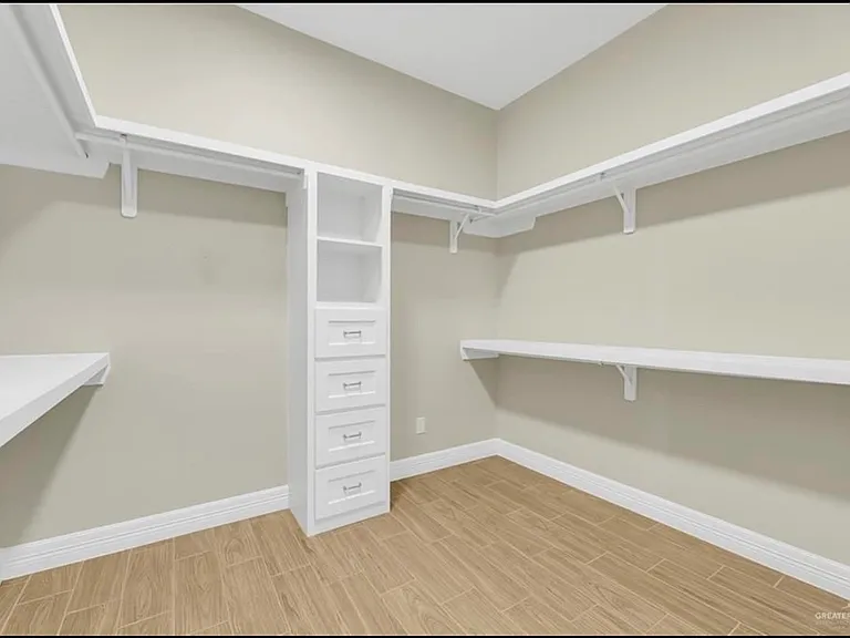 5800 Oriole Ave — Photo 14