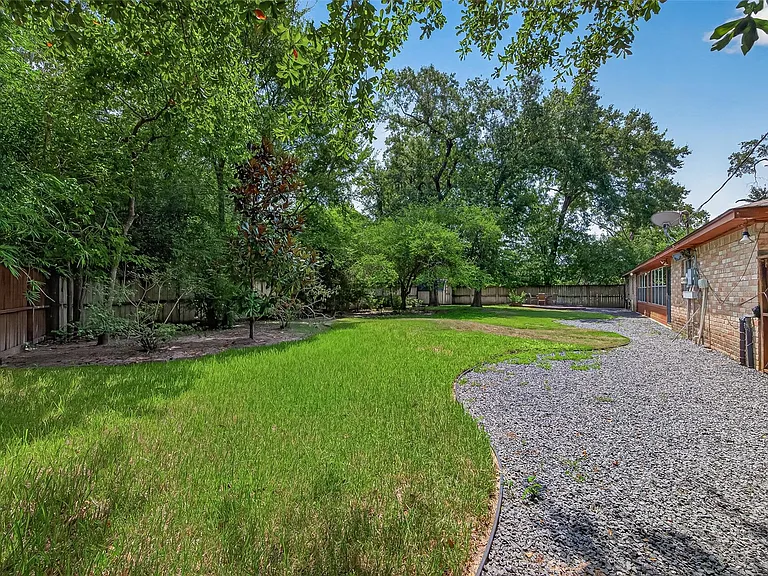 19002 Mirror Lake Dr — Photo 46