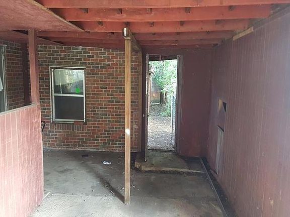 3rd image of 1310 E Parker St