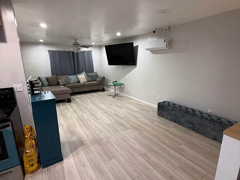 19 Ross Ave — Photo 8