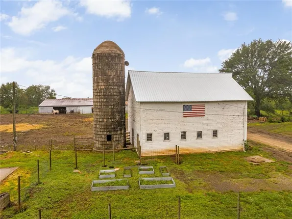 33253 Cedar Niles Rd, Paola, KS 66071