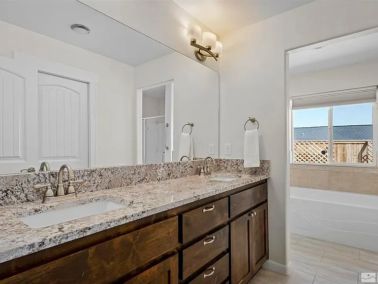 1212 Roland Ct — Photo 9