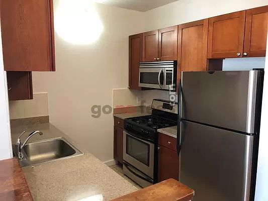 3rd image of 444 Manhattan Ave APT 5J