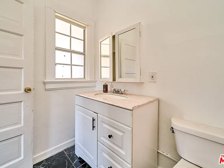 1347 Valencia St — Photo 23