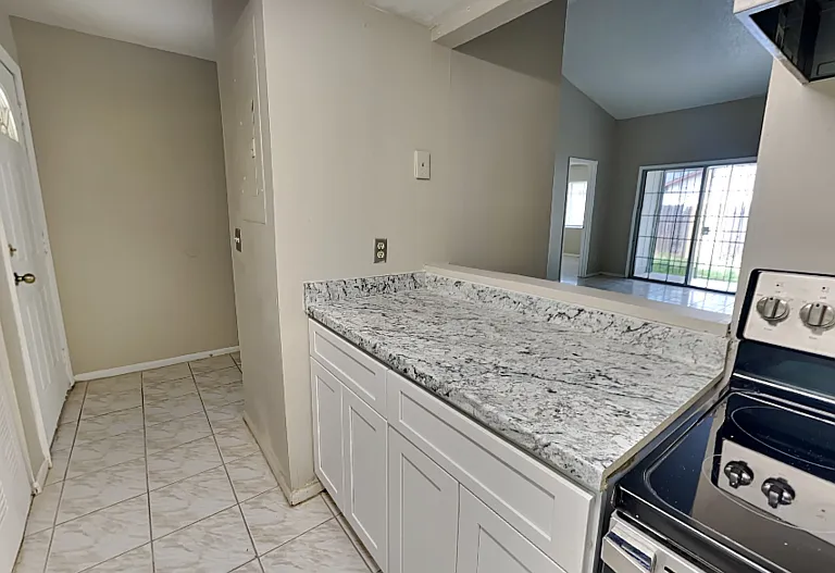 1921 Truman Rd — Photo 5