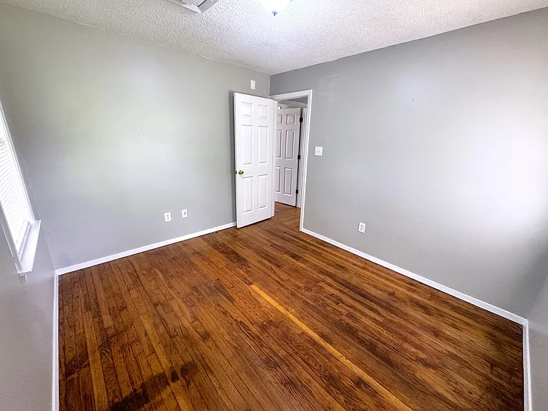 1100 Danita Cv — Photo 10