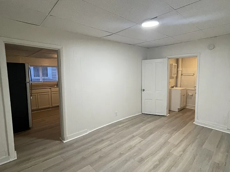 329 W Locust St #1 — Photo 6