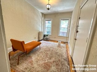 19 S Russell St APT 3, Boston, MA 02114