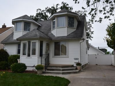 2220 Angelique Ave, Lincoln Park, MI, 48146