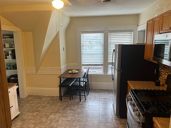 3rd image of 305 Norland Ave #3
