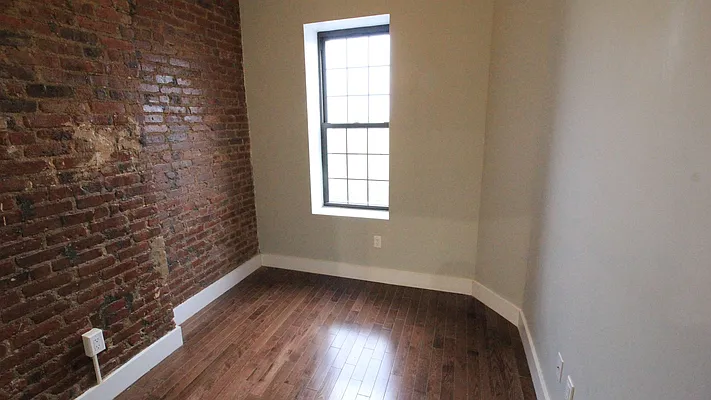 Rented by True Real Estate Group | media 7