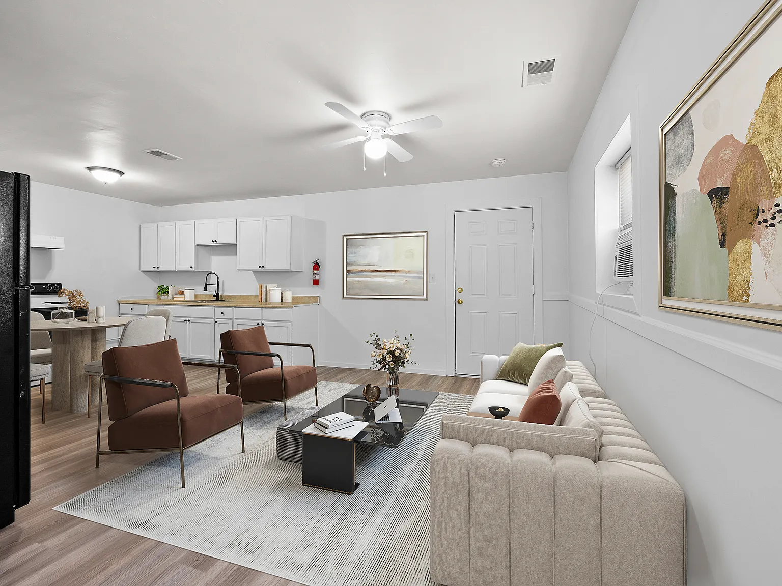 3 bed, 700 sqft, $1,150 — Photo 1