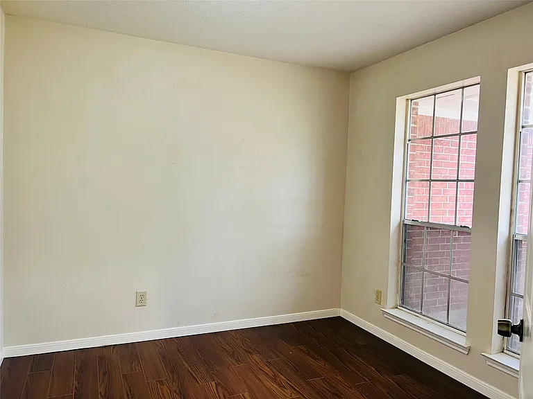 8239 Squires Place Dr — Photo 16