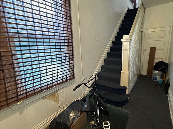 2nd image of 250 Park Rd