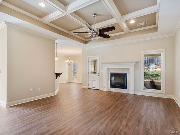 5th image of 30 Payton Ct