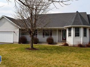 1212 Clifton Ter, Rochelle, IL 61068