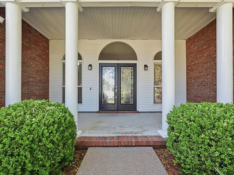 1651 Northridge Rd — Photo 3