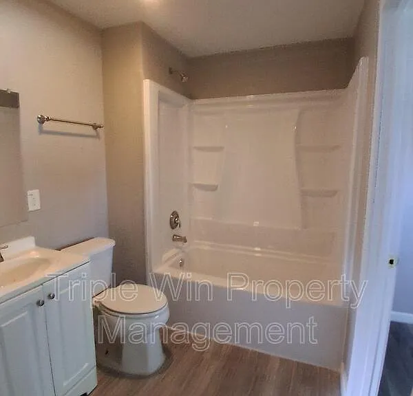 468 June Dr — Photo 24