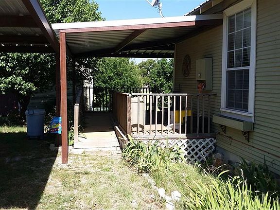 2nd image of 322 S Avenue E