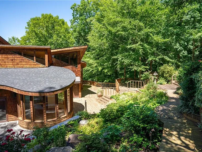 120 Laurel Dr NE — Photo 53