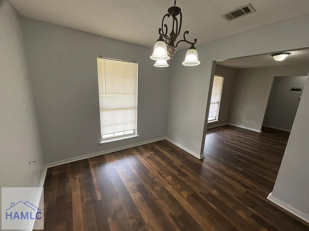 3 bed, 2.0 bath, 1490 sqft, $1,750 — Photo 4