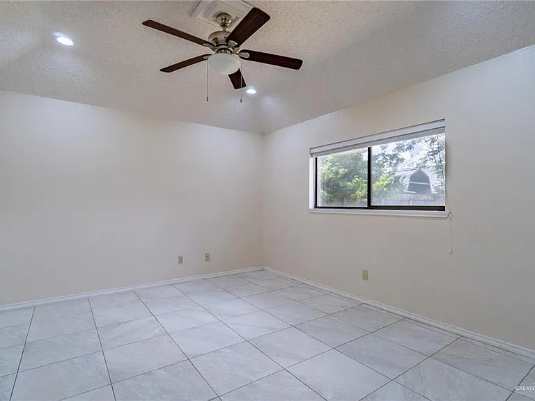 7508 N 22nd St — Photo 31