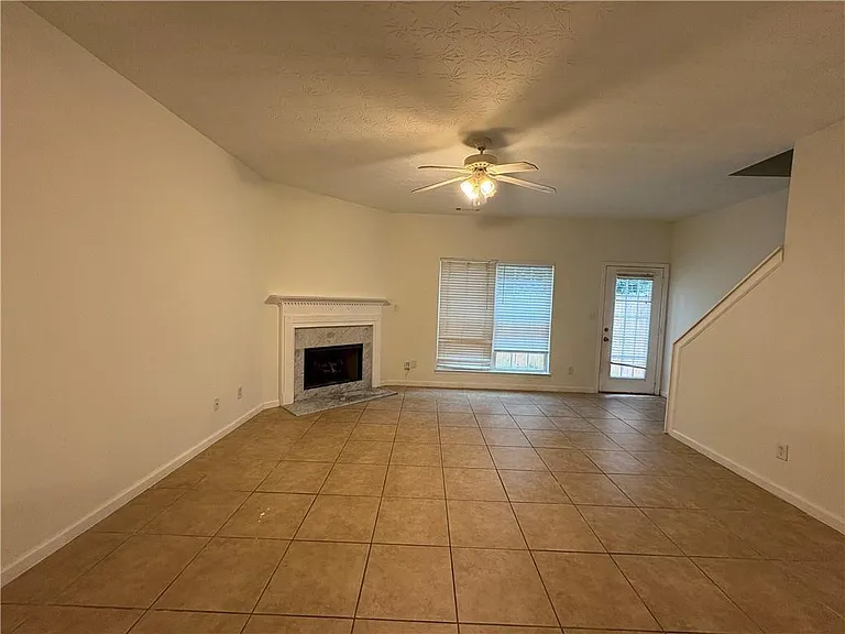 2485 Emma Way — Photo 7