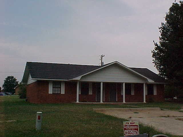 2nd image of 808 McCulloch St