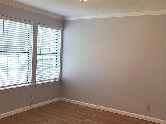4th image of 11922 Swan Dr