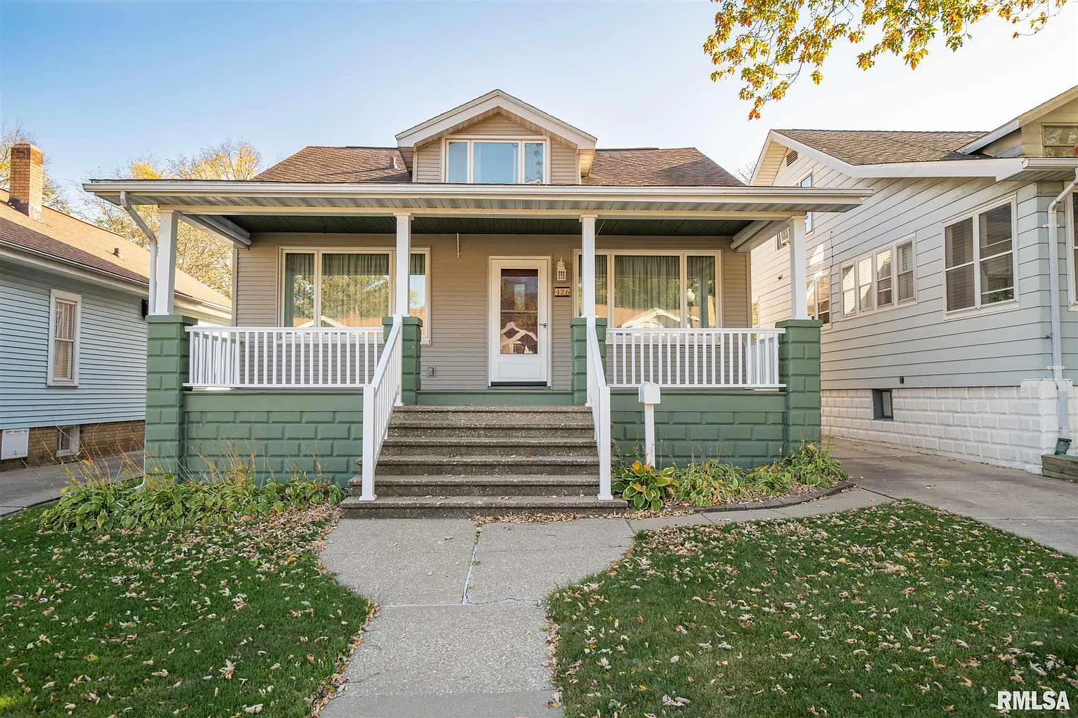 426 W Hanssler Pl photo 1