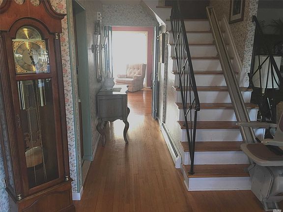 3rd image of 82 Cardinal Ln
