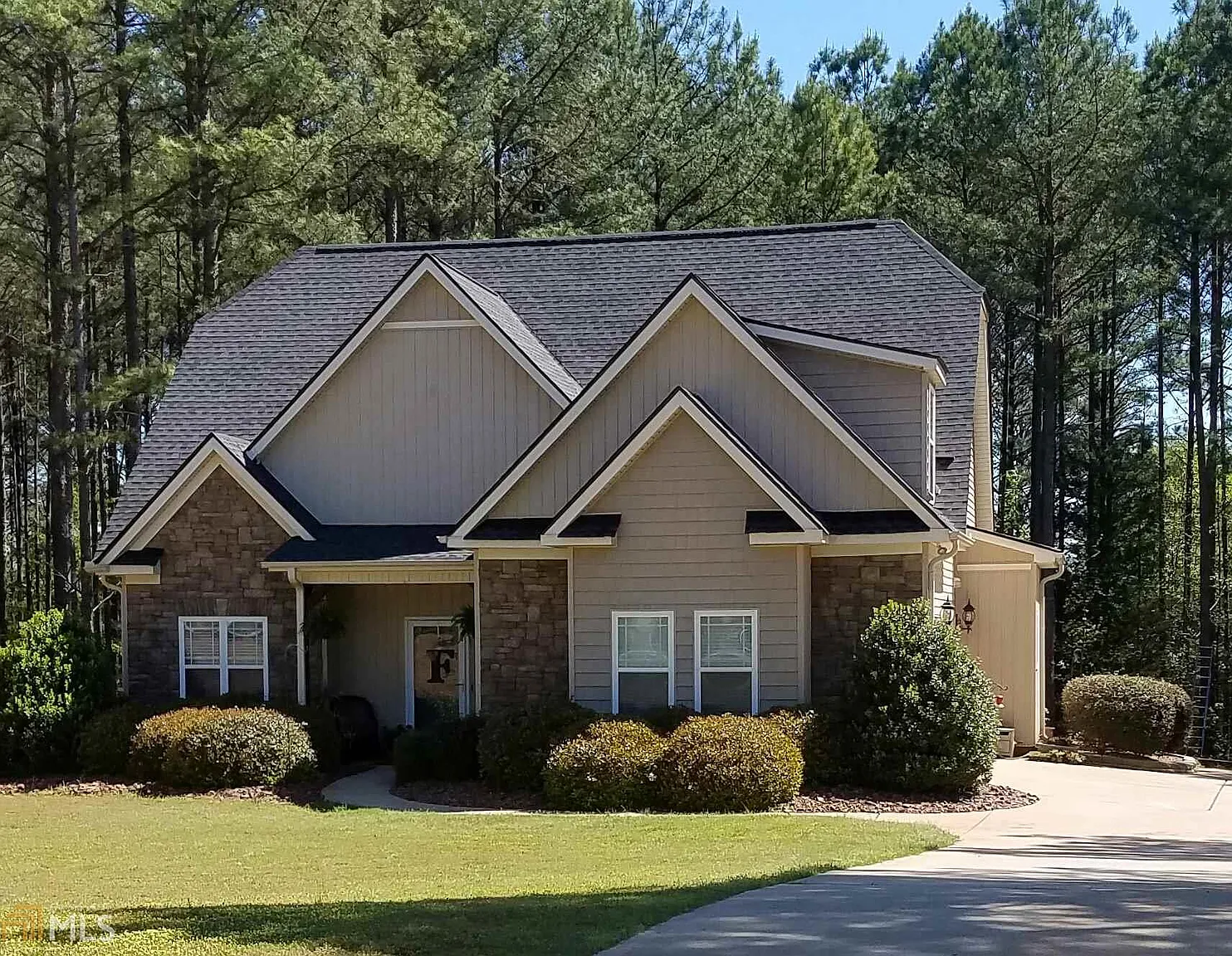 528 Kaitlin Cir photo 1