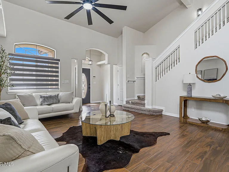3121 Tierra Paola Ln — Photo 6