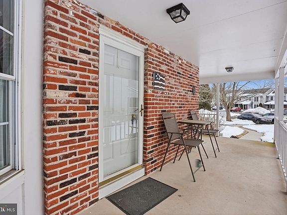 5th image of 41 Ardsley Ct