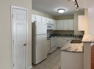 724 Ivy Glen Dr #724, Winston Salem, NC 27127