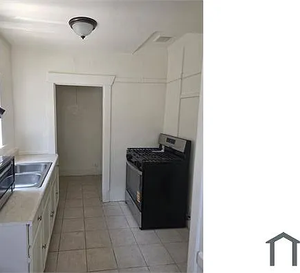 1255 N Berendo St — Photo 2