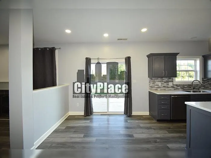 4440 Valley Trace Dr — Photo 17
