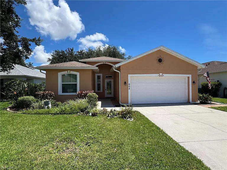 608 Crossfield Cir — Photo 13