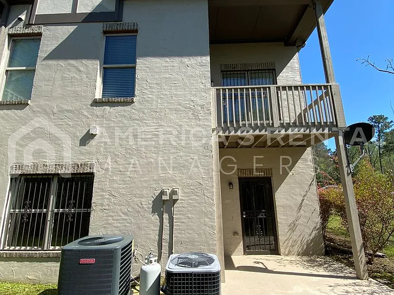 4230 Lochshire Ln — Photo 40