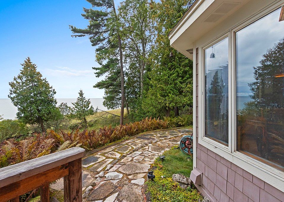 3866 Glidden Dr, Sturgeon Bay, WI 54235 Zillow