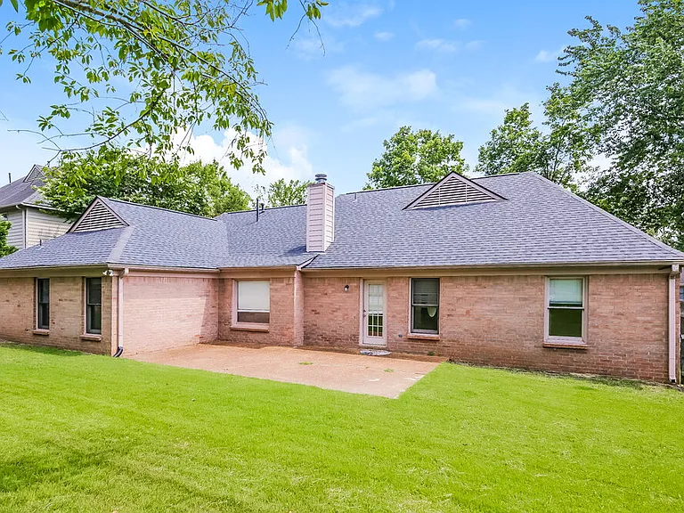 8730 Raspberry Ln — Photo 16