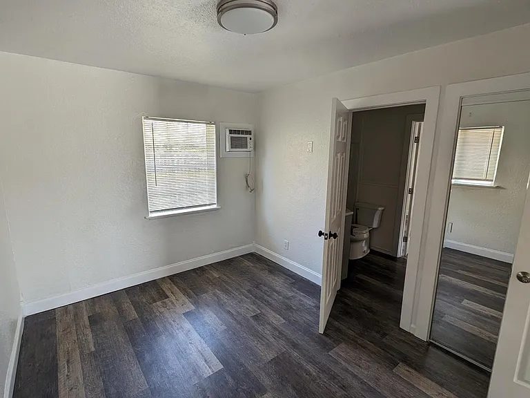 1058 Grand Ave #5 — Photo 6