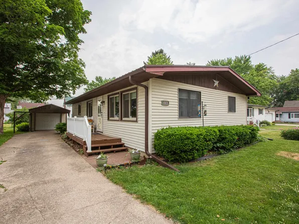 206 W Bluff St, Cassville, WI 53806