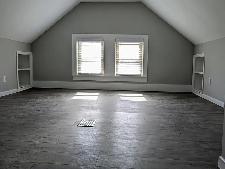 382 Wyandotte Ave — Photo 14
