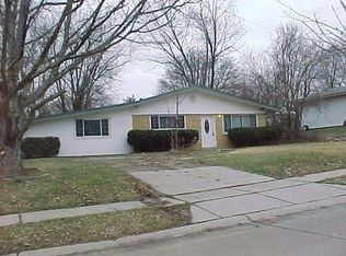 18 Lakeshore Dr, Florence, KY 41042