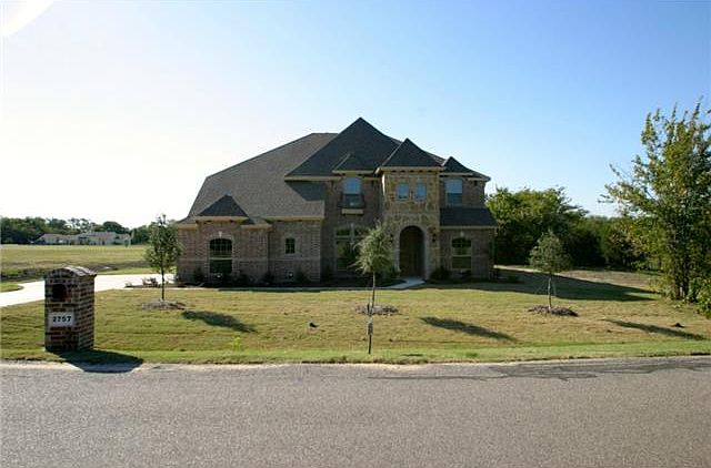 1st image of 2757 Oakwood Dr