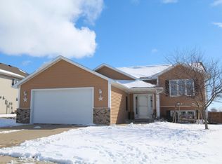 806 8th Ave NE, Kasson, MN 55944